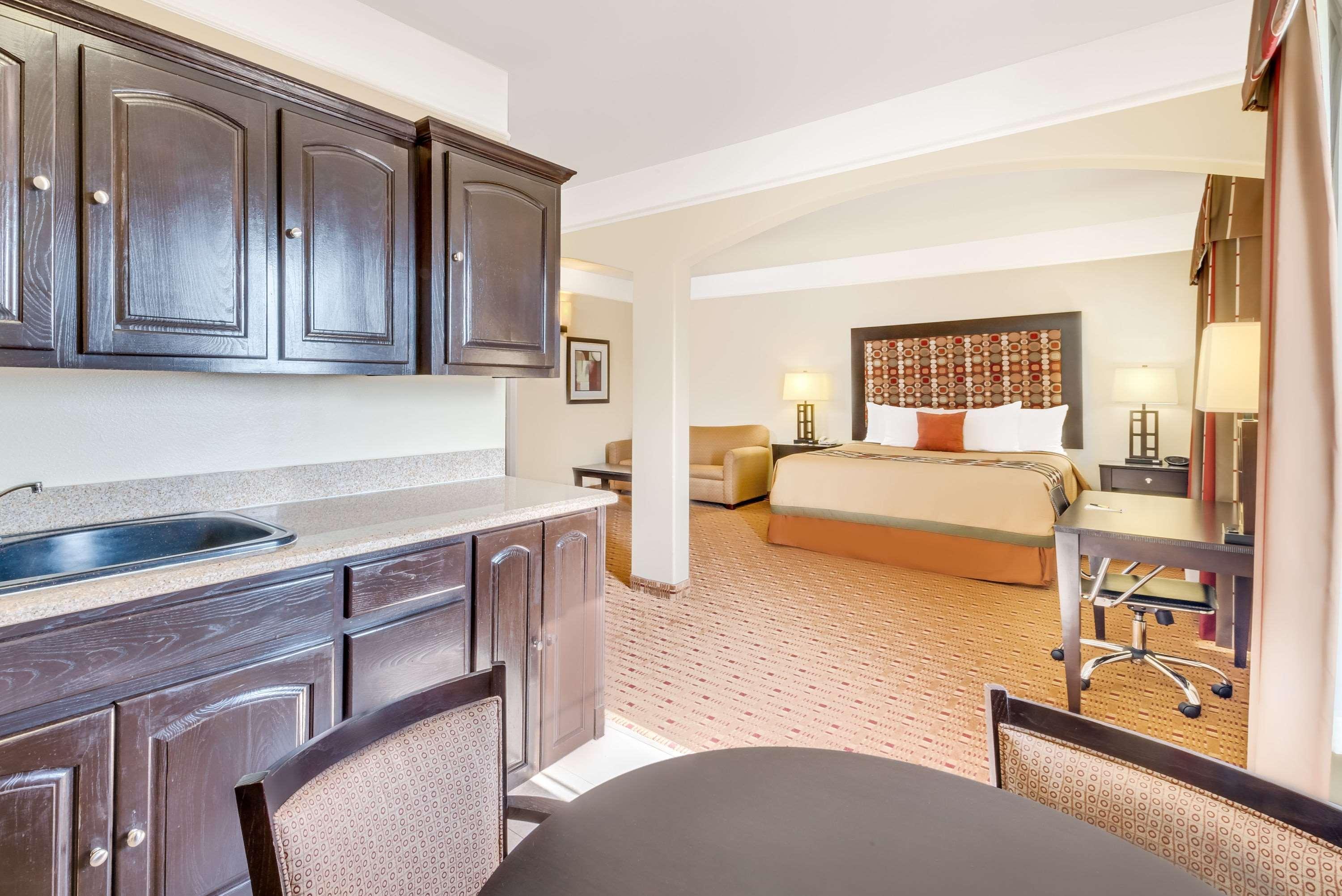 Super 8 by Wyndham Hidalgo at La Plaza Mall&Mcallen Airport Exterior foto