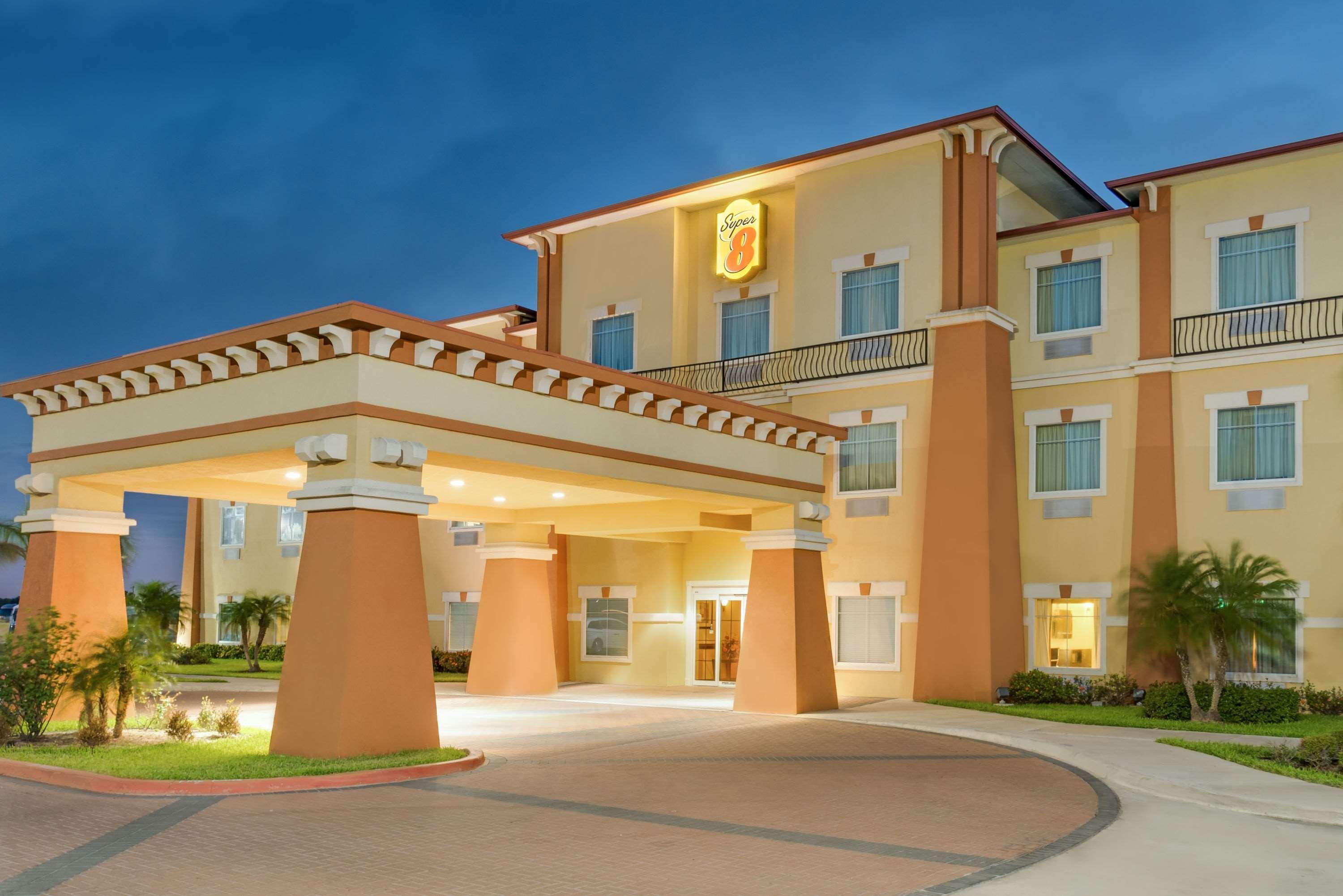Super 8 by Wyndham Hidalgo at La Plaza Mall&Mcallen Airport Exterior foto