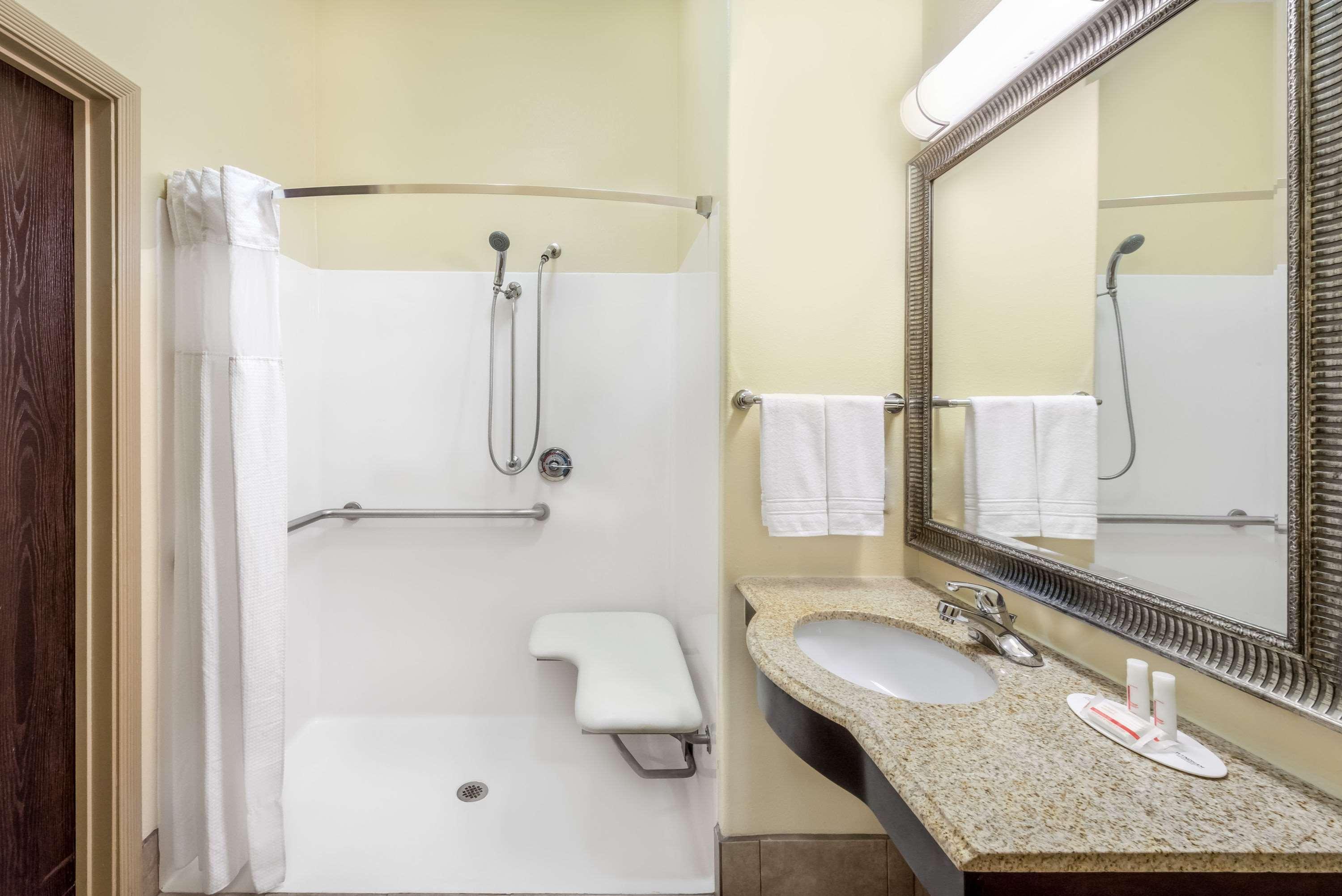 Super 8 by Wyndham Hidalgo at La Plaza Mall&Mcallen Airport Exterior foto