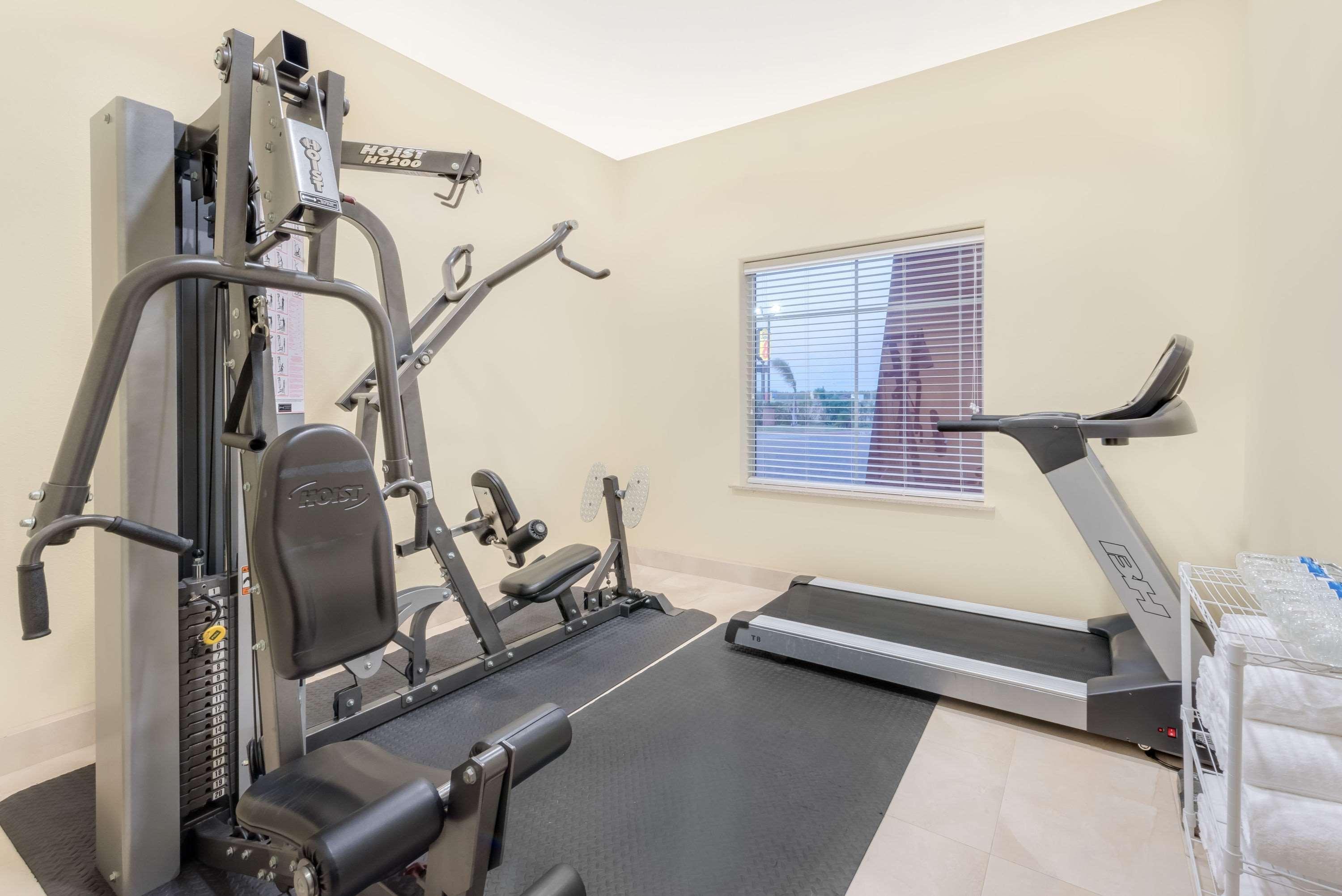Super 8 by Wyndham Hidalgo at La Plaza Mall&Mcallen Airport Exterior foto