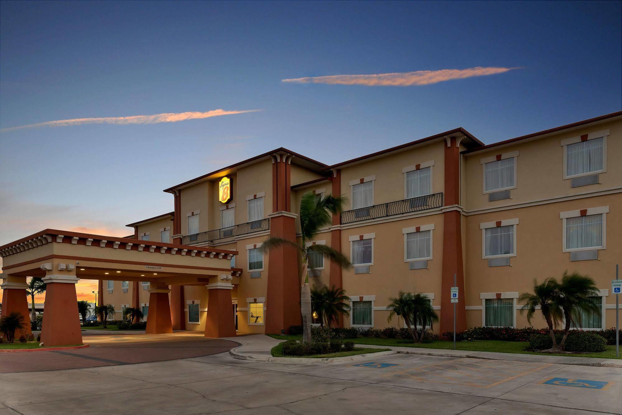 Super 8 by Wyndham Hidalgo at La Plaza Mall&Mcallen Airport Exterior foto