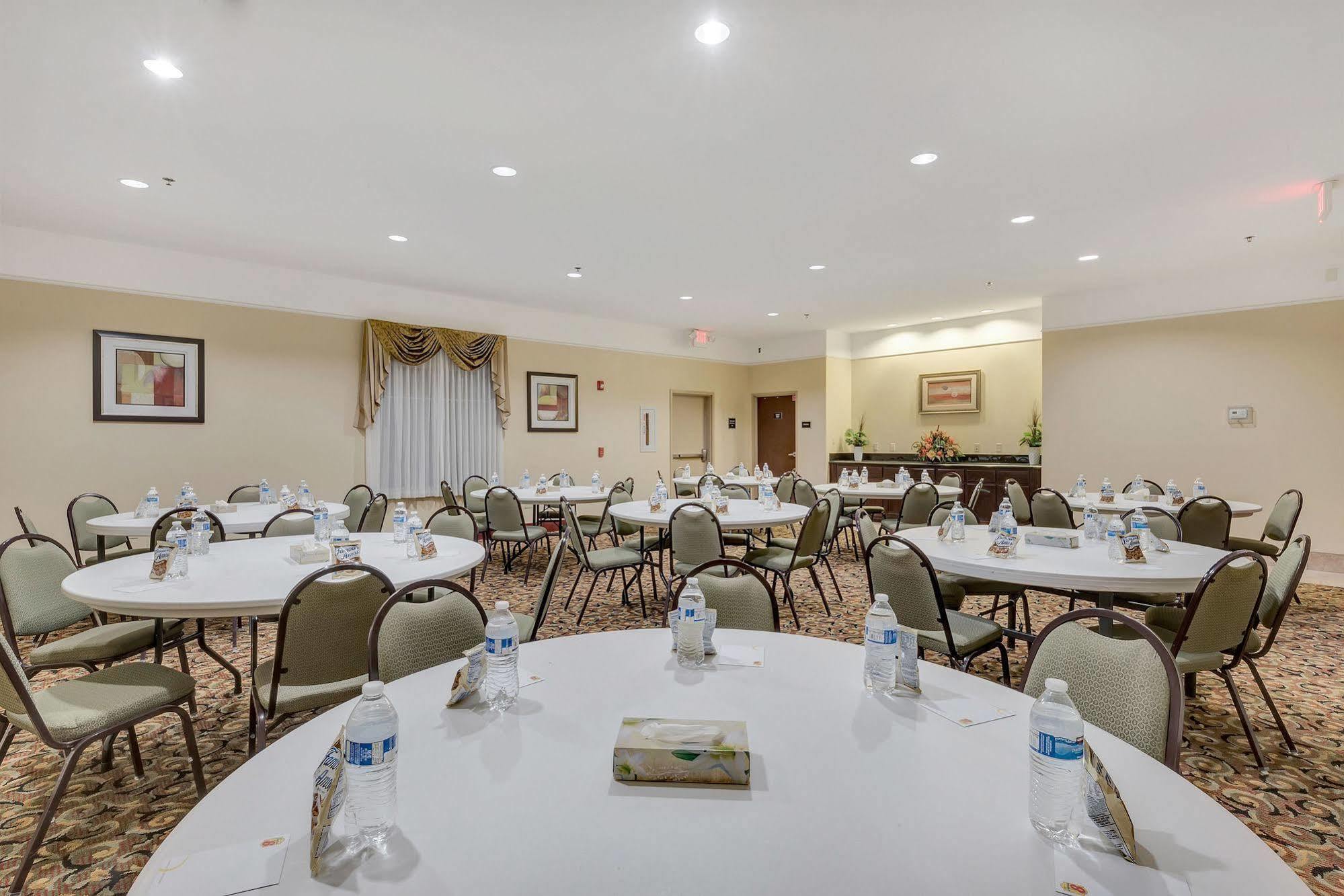 Super 8 by Wyndham Hidalgo at La Plaza Mall&Mcallen Airport Exterior foto