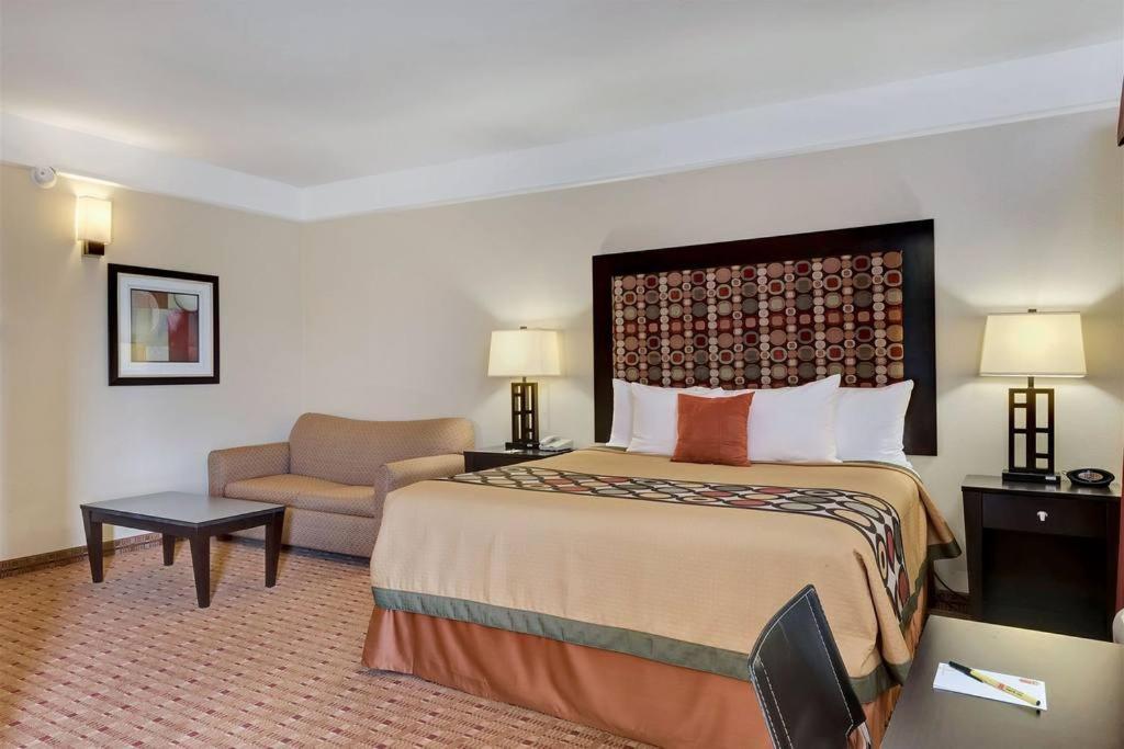 Super 8 by Wyndham Hidalgo at La Plaza Mall&Mcallen Airport Exterior foto