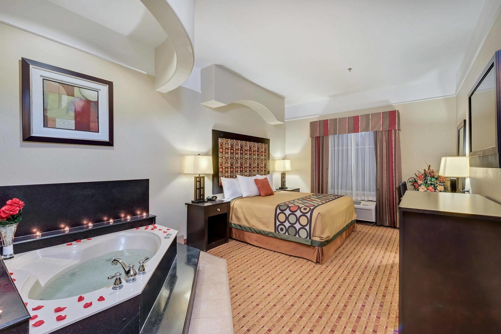 Super 8 by Wyndham Hidalgo at La Plaza Mall&Mcallen Airport Exterior foto